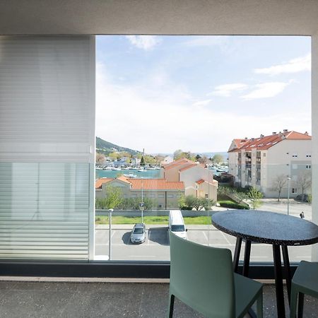 Rivus Apartments 오미스 외부 사진