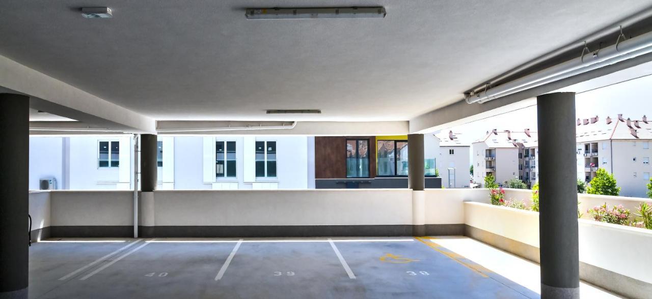 Rivus Apartments 오미스 외부 사진