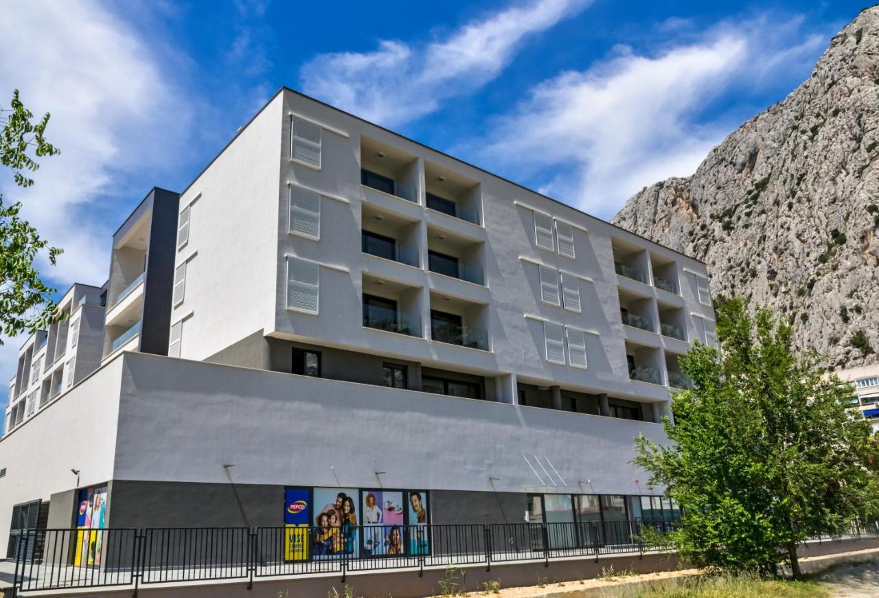 Rivus Apartments 오미스 외부 사진