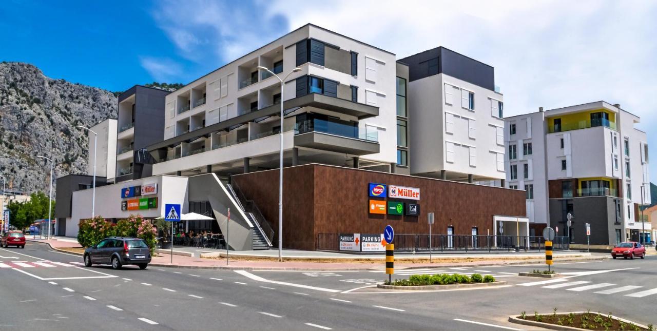 Rivus Apartments 오미스 외부 사진