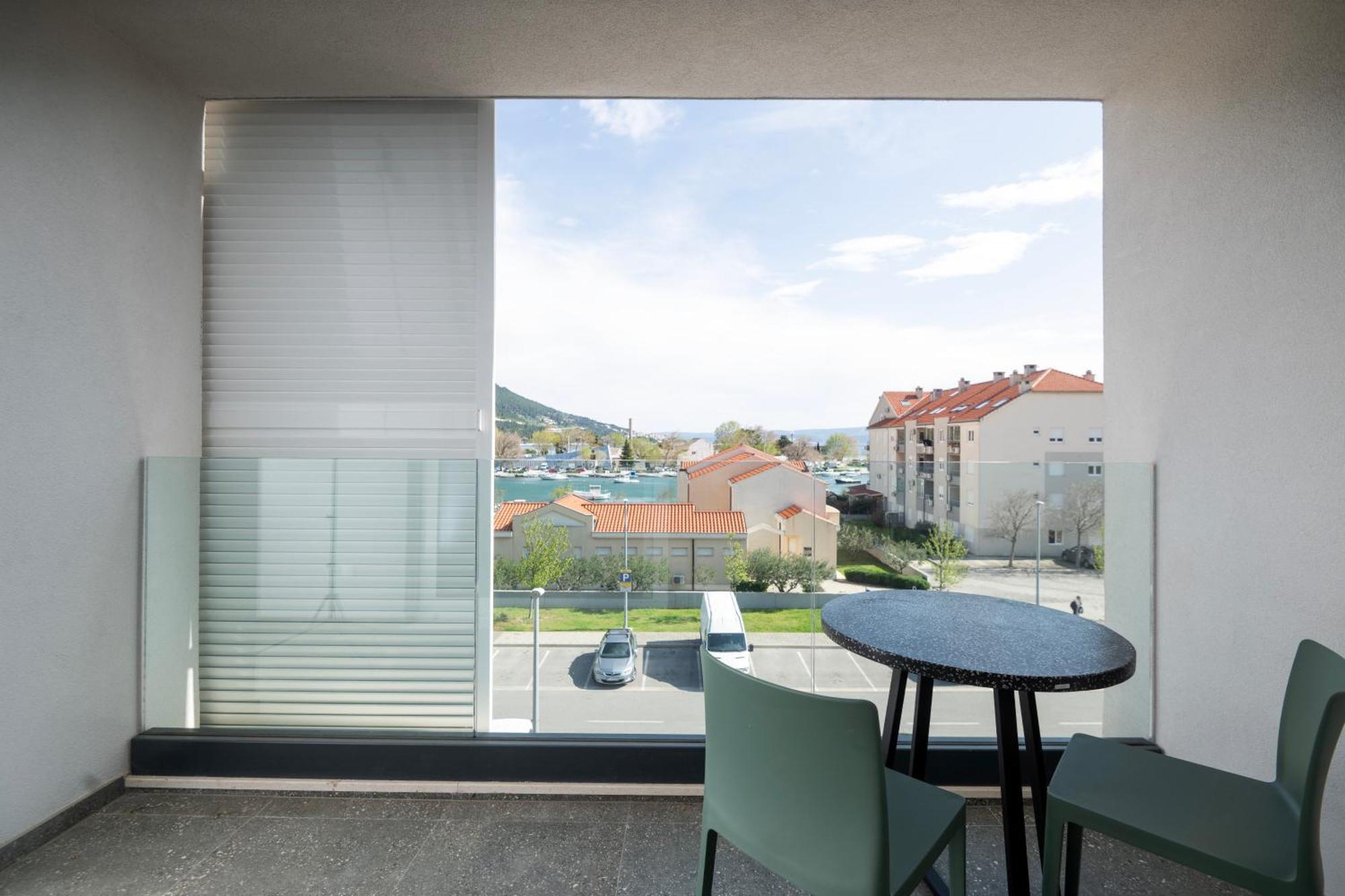 Rivus Apartments 오미스 외부 사진